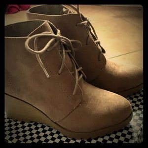Wedge bootie